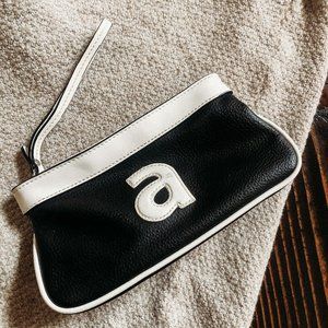 🌵90'S Monogrammed Wristlet Clutch Letter "a"